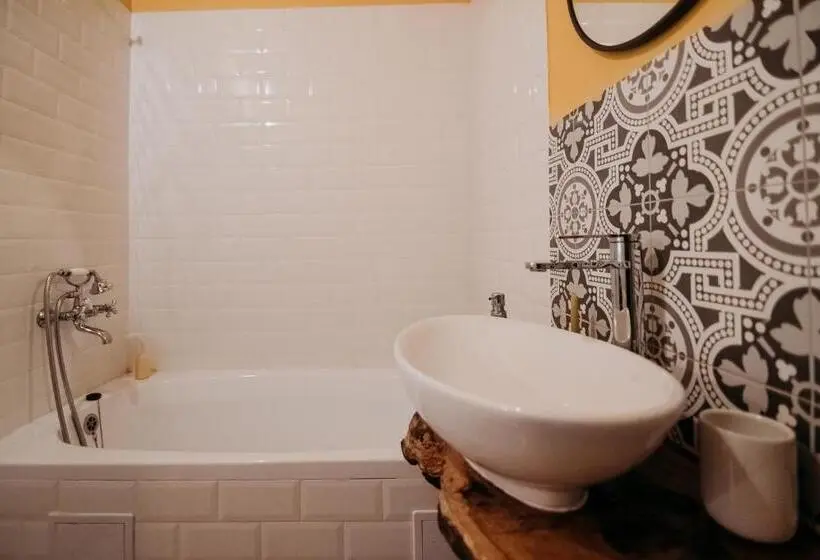 デラックスルーム, Casa De Sub Munte