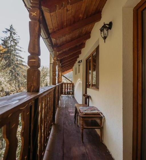 Номер Стандарт, Casa De Sub Munte