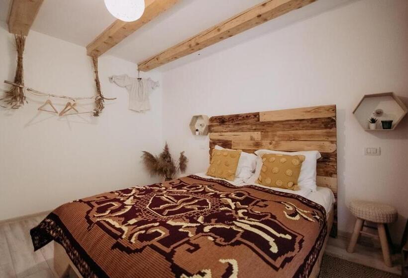 Номер Стандарт, Casa De Sub Munte