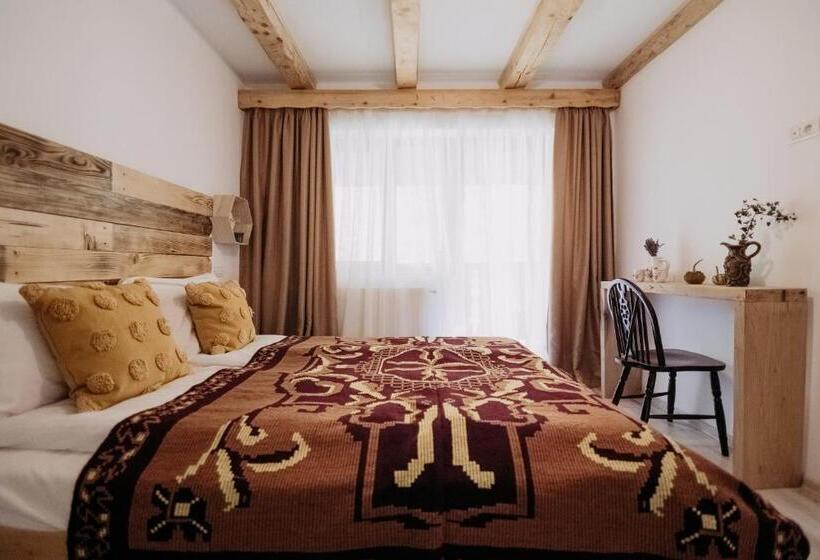 غرفة قياسية, Casa De Sub Munte