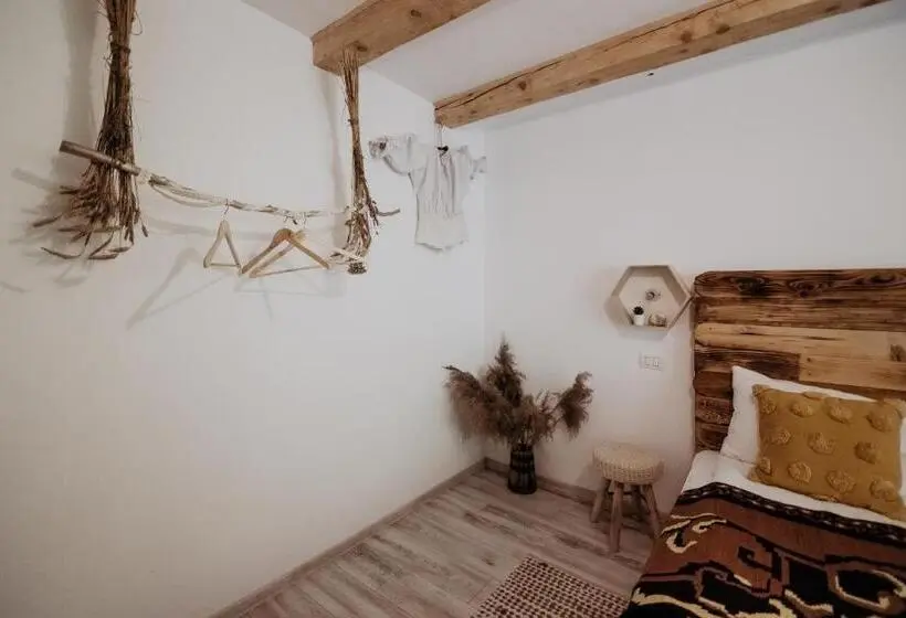 スタンダードルーム, Casa De Sub Munte