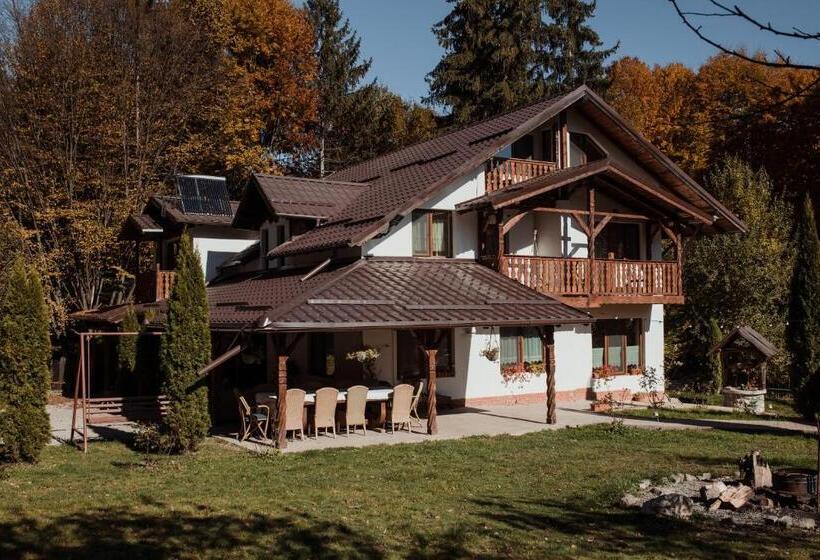 Вилла 1 Спальня, Casa De Sub Munte