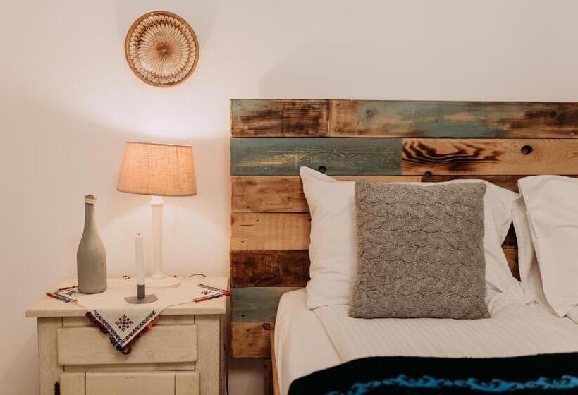 غرفة قياسية, Casa De Sub Munte