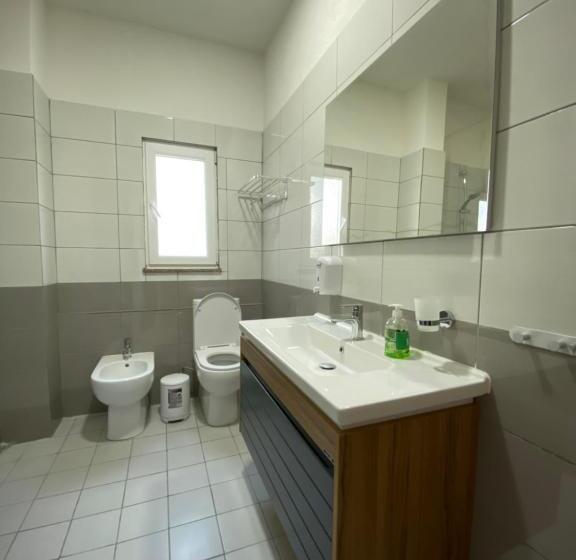 家庭间, Kompleksi Jakaj