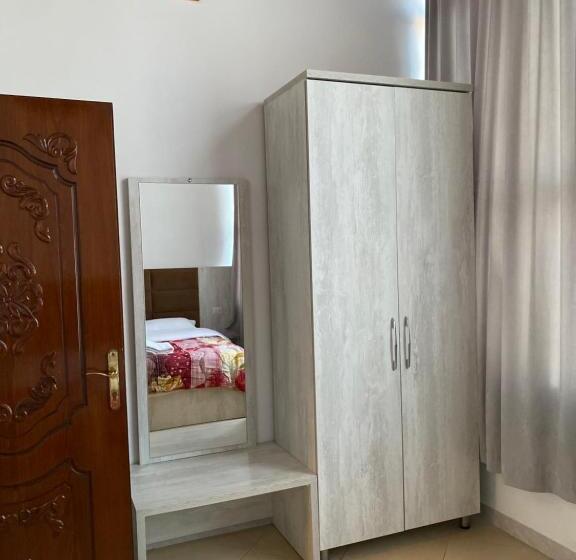 家庭间, Kompleksi Jakaj