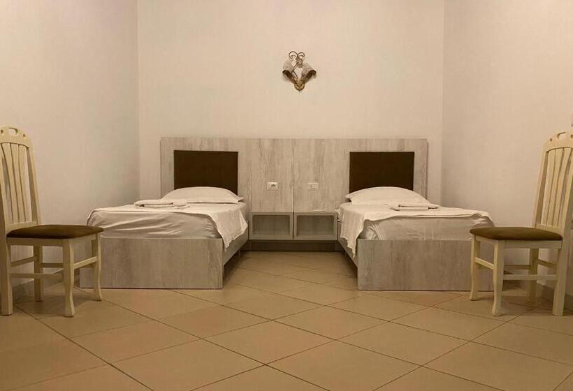 家庭间, Kompleksi Jakaj