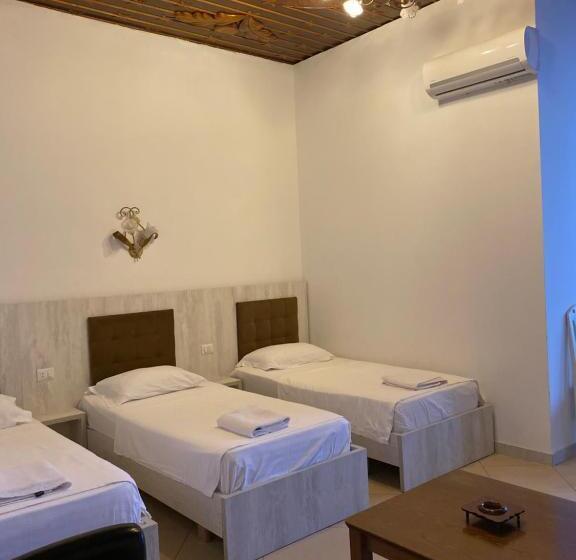 家庭间, Kompleksi Jakaj