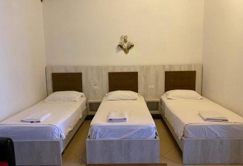 家庭间, Kompleksi Jakaj