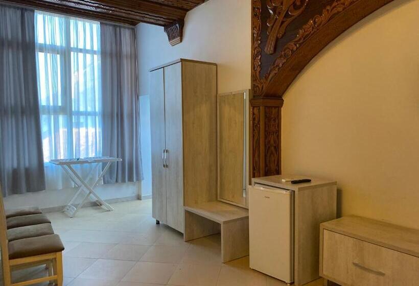 家庭间, Kompleksi Jakaj