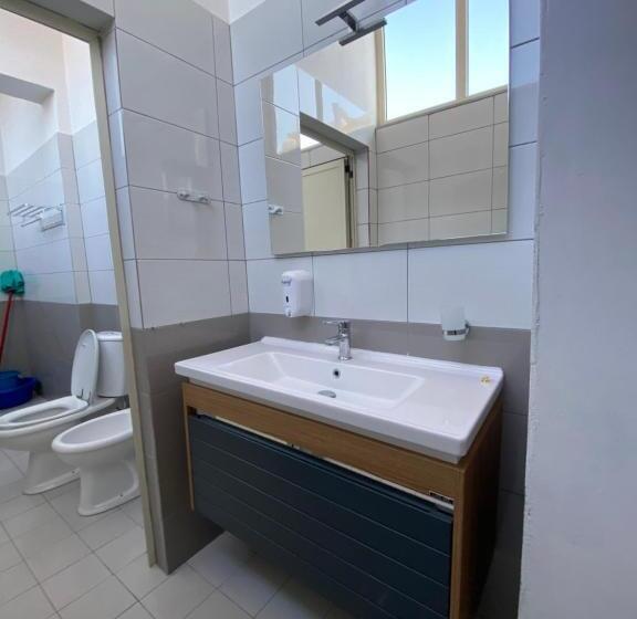 家庭间, Kompleksi Jakaj