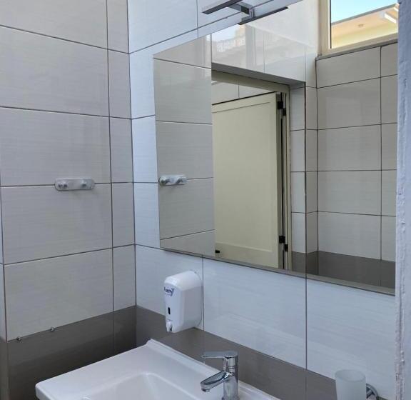 家庭间, Kompleksi Jakaj