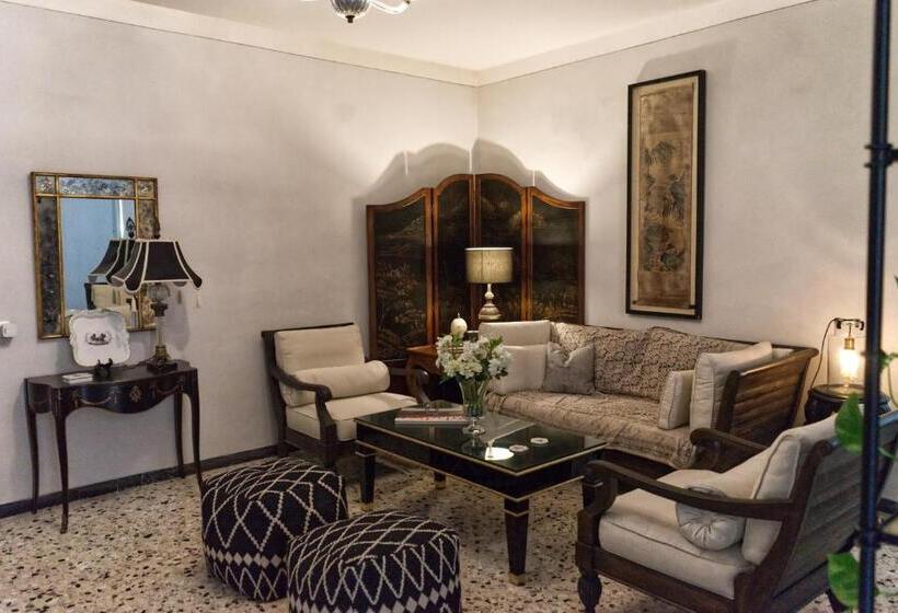 דירת חדר בקומת קרקע, Casa Ella