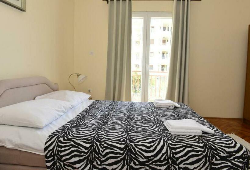 اتاق استاندارد سه تخته با بالکن, Sobe Tivat