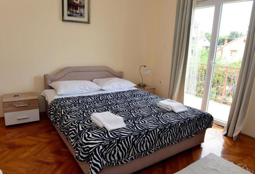 اتاق استاندارد سه تخته با بالکن, Sobe Tivat