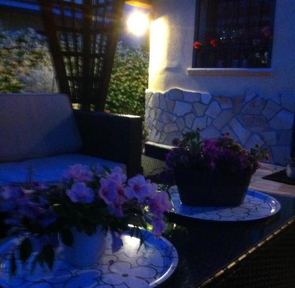 Standard room with outdoor bath, Villa Dei Cedri