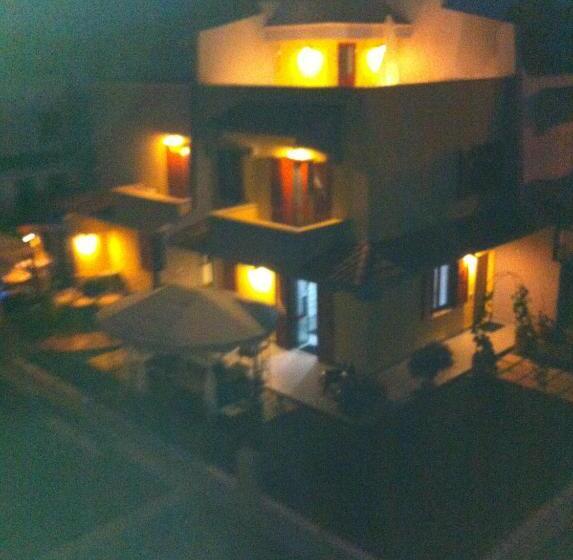 Standard room with outdoor bath, Villa Dei Cedri