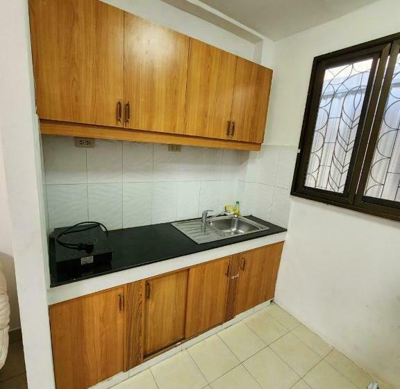 Студия Стандарт, Happy Valley Pattaya