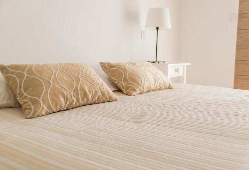 غرفة قياسية مطلّة علي حمام السباحة, Casa De Belharino