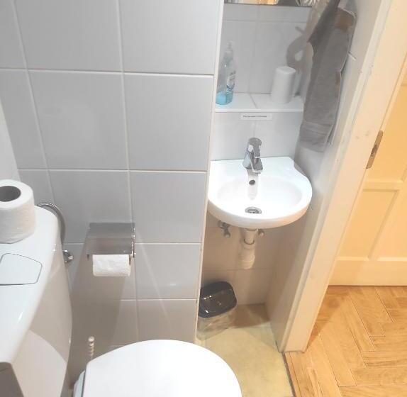 غرفة إقتصادية, Loft House Budapest