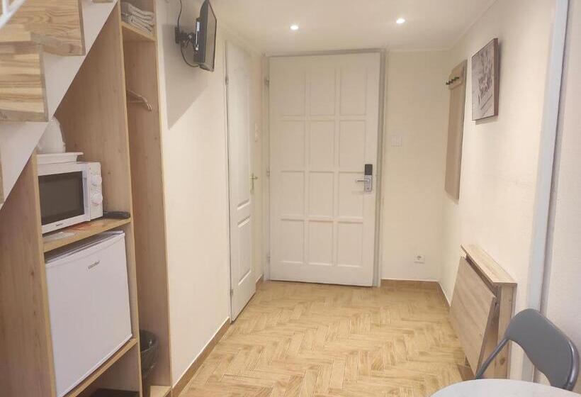 غرفة إقتصادية, Loft House Budapest