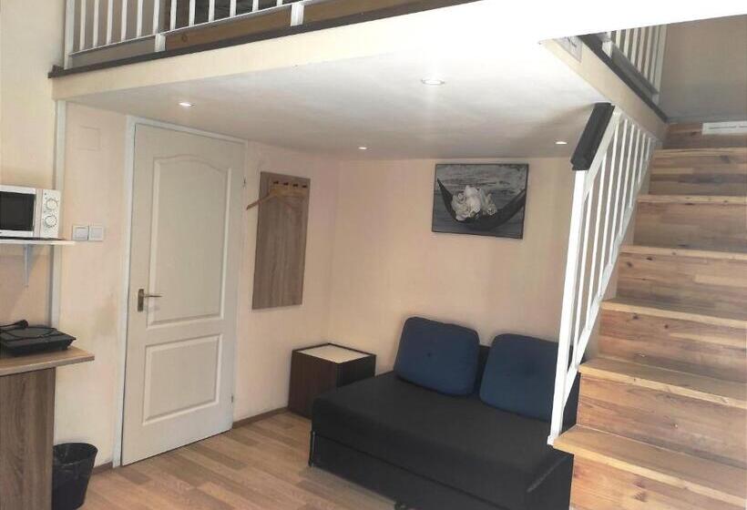 غرفة قياسية, Loft House Budapest