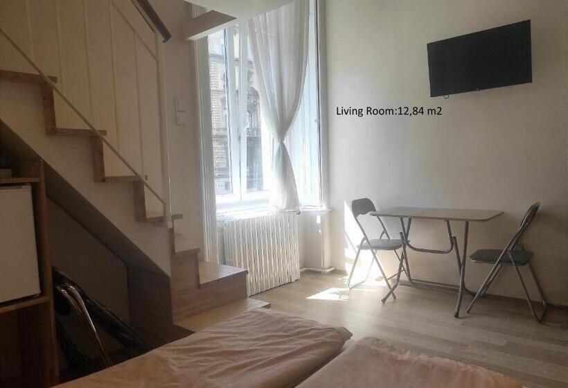 غرفة قياسية, Loft House Budapest