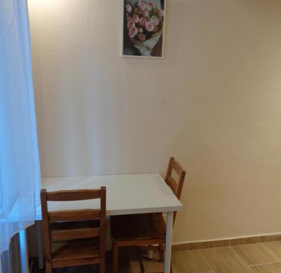 غرفة إقتصادية, Loft House Budapest