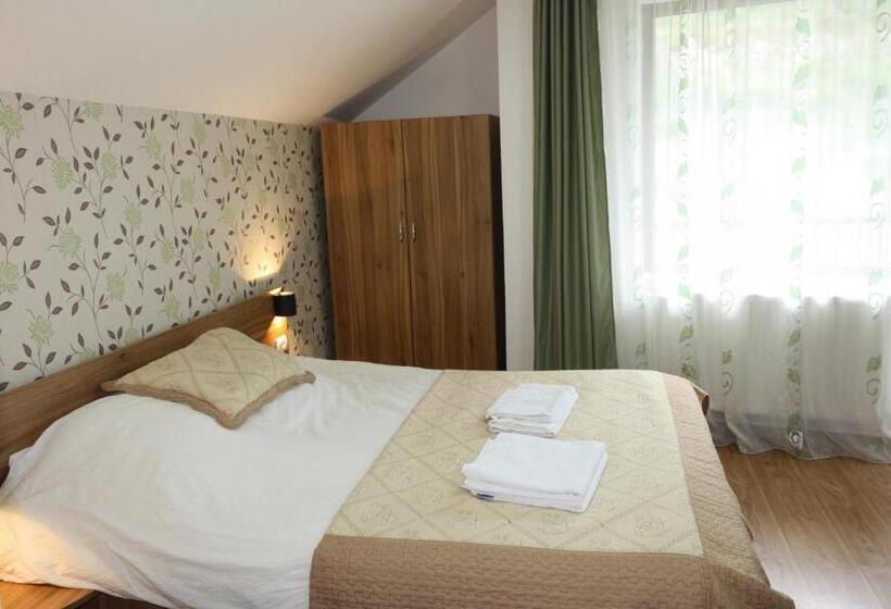 バルコニー付きデラックスルーム, Perla Munților