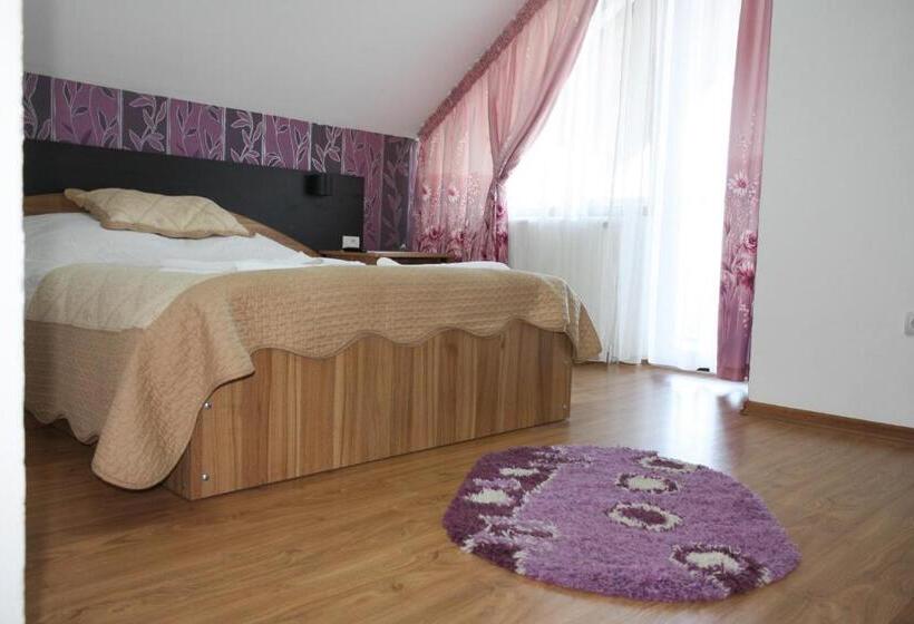 Номер Deluxe с Балконом, Perla Munților