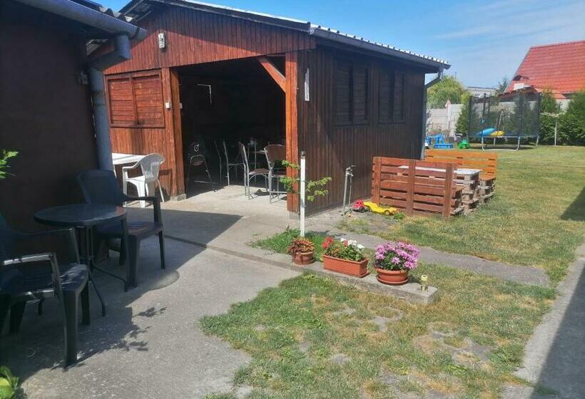 استودیو خانوادگی, Ubytovanie Harmony House