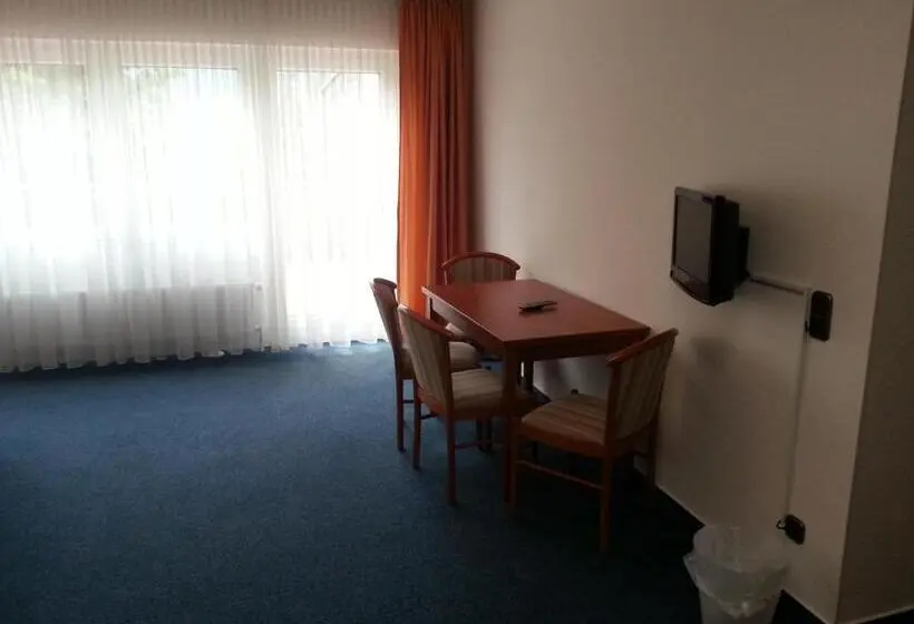 スタンダード４人部屋, Schmucker Jäger   Hotel Garni