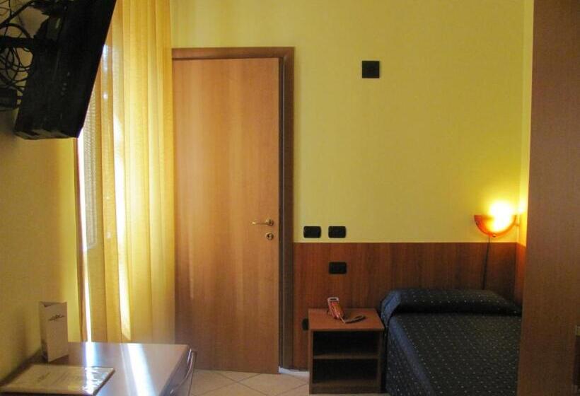 اتاق استاندارد یک نفره, Albergo Hotel Giardino