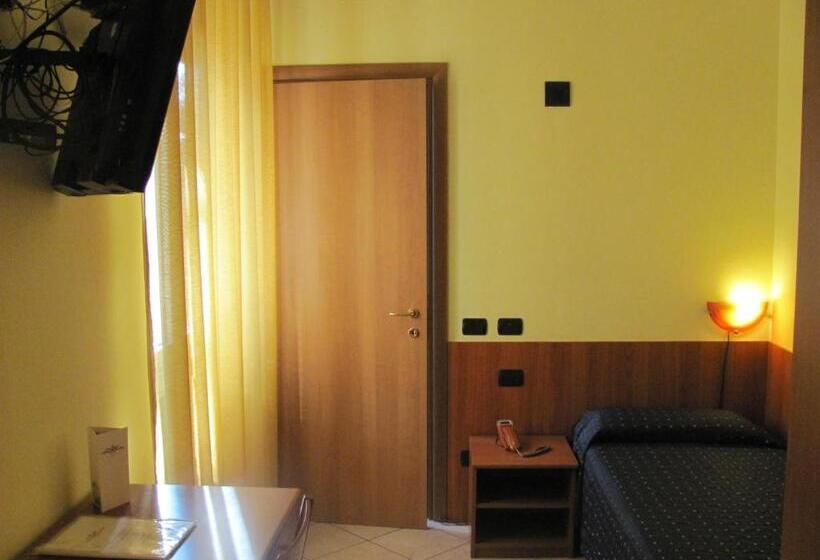 اتاق استاندارد یک نفره, Albergo Hotel Giardino
