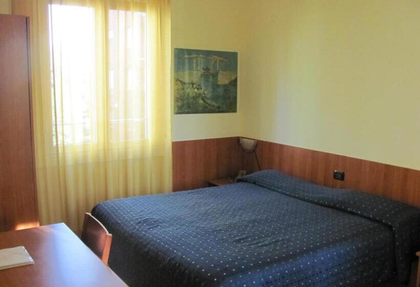 标准三人间, Albergo Hotel Giardino