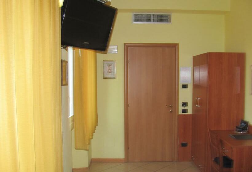 اتاق استاندارد یک نفره, Albergo Hotel Giardino
