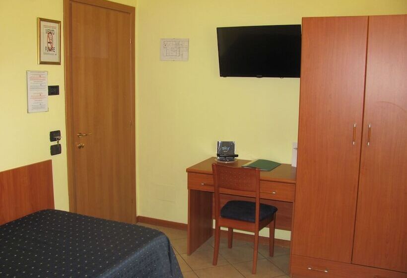 اتاق استاندارد یک نفره, Albergo Hotel Giardino