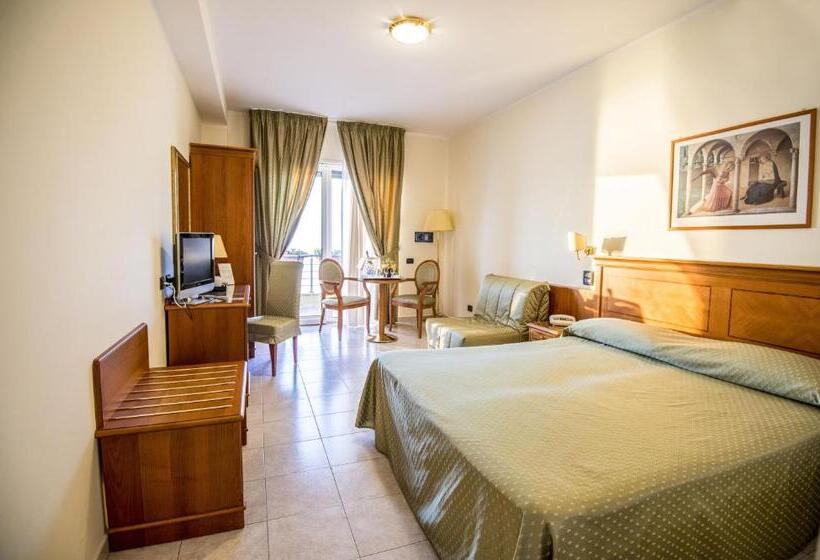 סוויטת ג'וניור, Grand Hotel Victoria