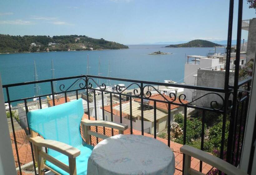 סטודיו סטנדרטי נוף לים, Babis