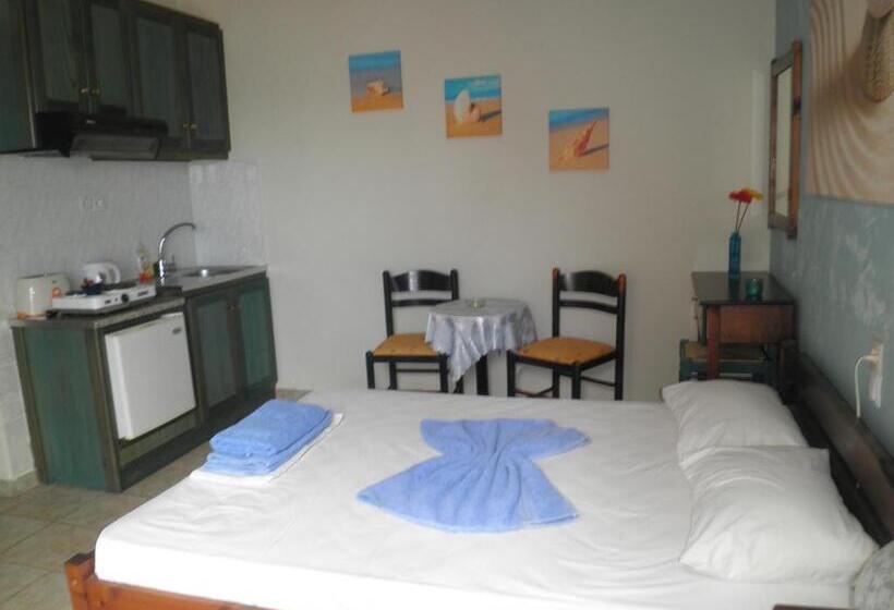 סטודיו סטנדרטי נוף לים, Babis