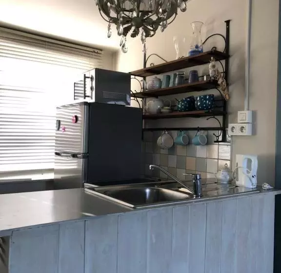 Deluxe Neljän Hengen Huone, Guesthouse De Witte Merel Deluxe