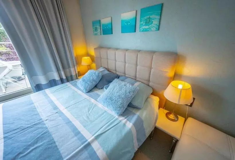 Deluxe Neljän Hengen Huone, Guesthouse De Witte Merel Deluxe