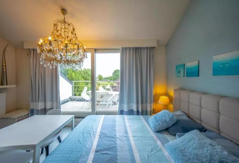 Deluxe Neljän Hengen Huone, Guesthouse De Witte Merel Deluxe