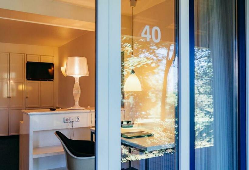 标准单人间, Benther Berg