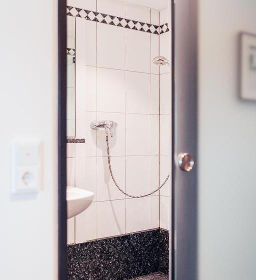 高级单人间, Benther Berg