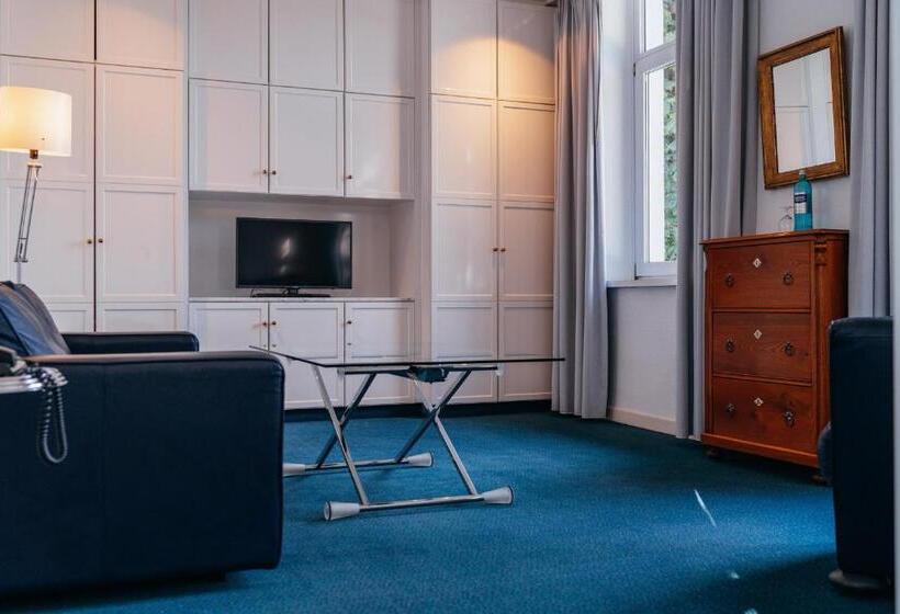 高级单人间, Benther Berg