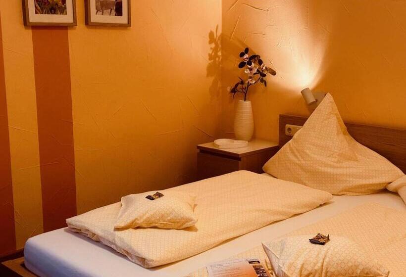 חדר בסיסי, Cafe Restaurant Loreleyblick