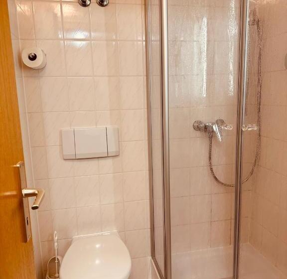 חדר בסיסי, Cafe Restaurant Loreleyblick