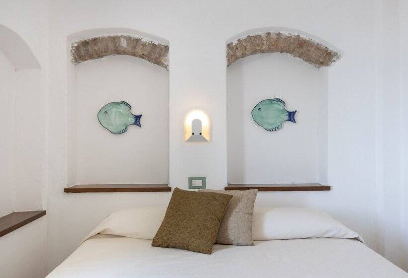 غرفة عائلية متصلة, Castello Monticello