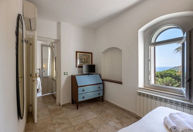 غرفة عائلية متصلة, Castello Monticello