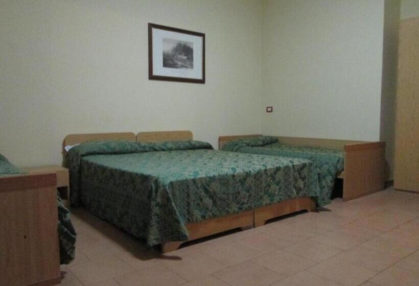 四人标准间, Due Pini